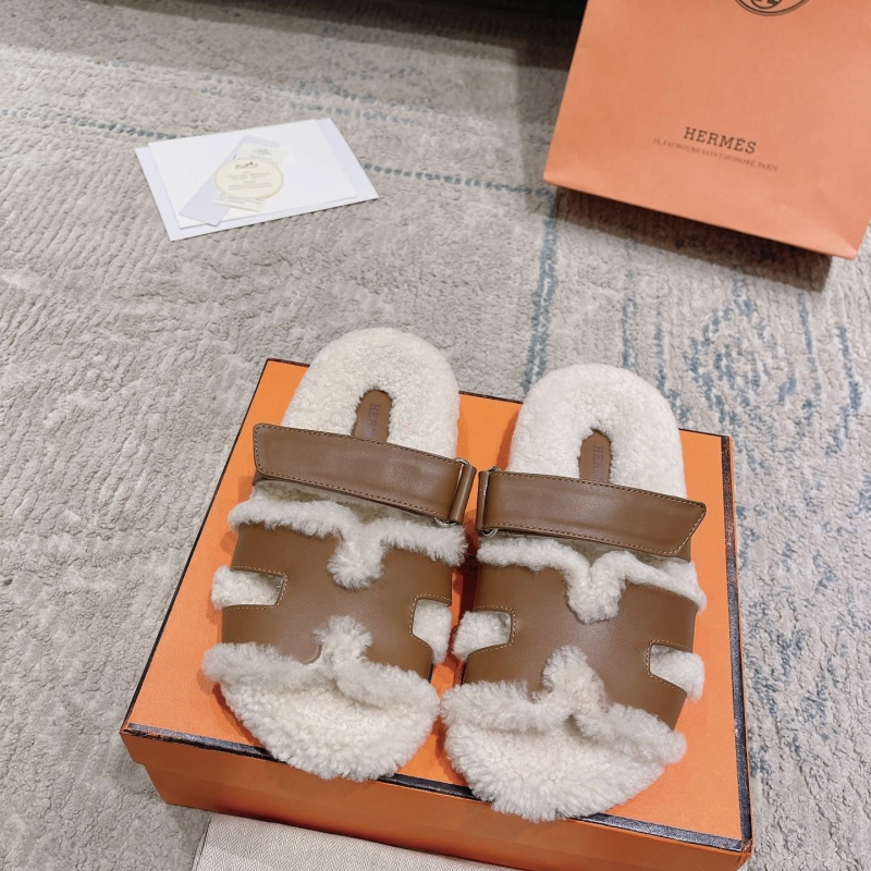 H**mes slippers
